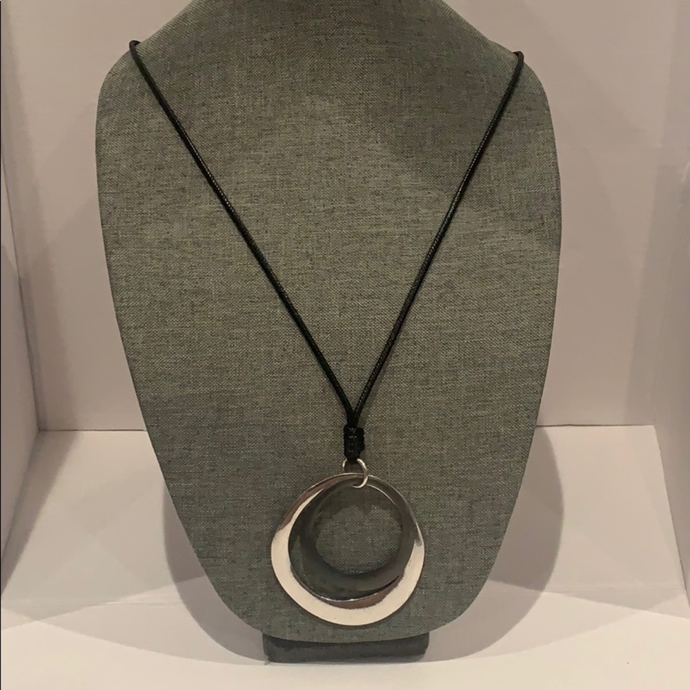 💜3 for $25 NWOT Circle Necklace